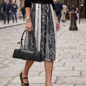 Nordstrom Classiques Entier Black and Ivory Graphic Pleated Midi Skirt Size Med